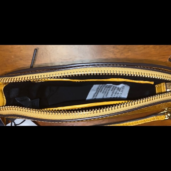 NWT🌼Calvin Klein Lock Embossed Crossbody Bucket - Picture 12 of 16